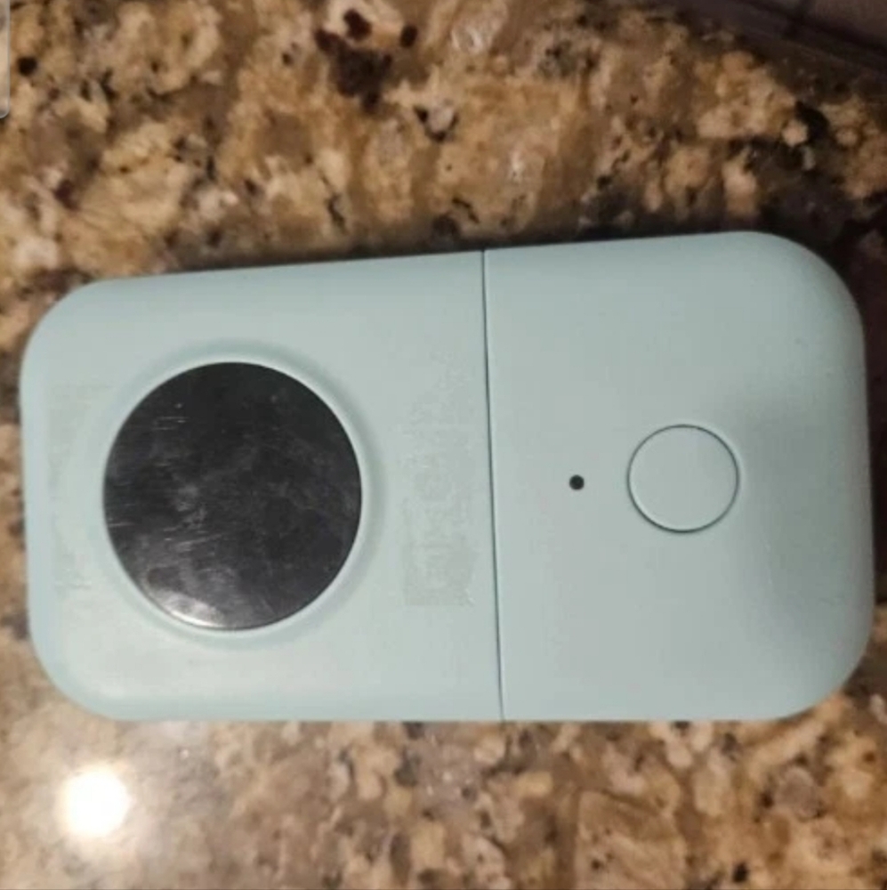 D30 Label Maker Blue Still Works. Comes with labels